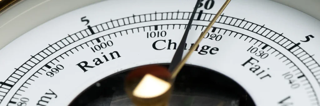 Unzufriedenheit - Das Barometer symbolisiert die eigene Wahrnehmung als Instrument, das notwendige Veränderungen früh anzeigt.